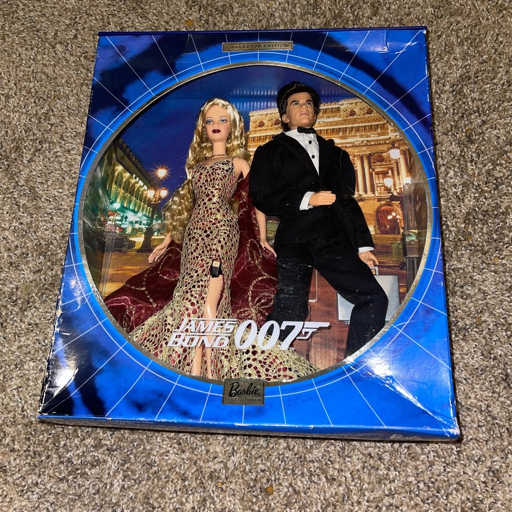 Barbie and Ken 007 Collectors Set